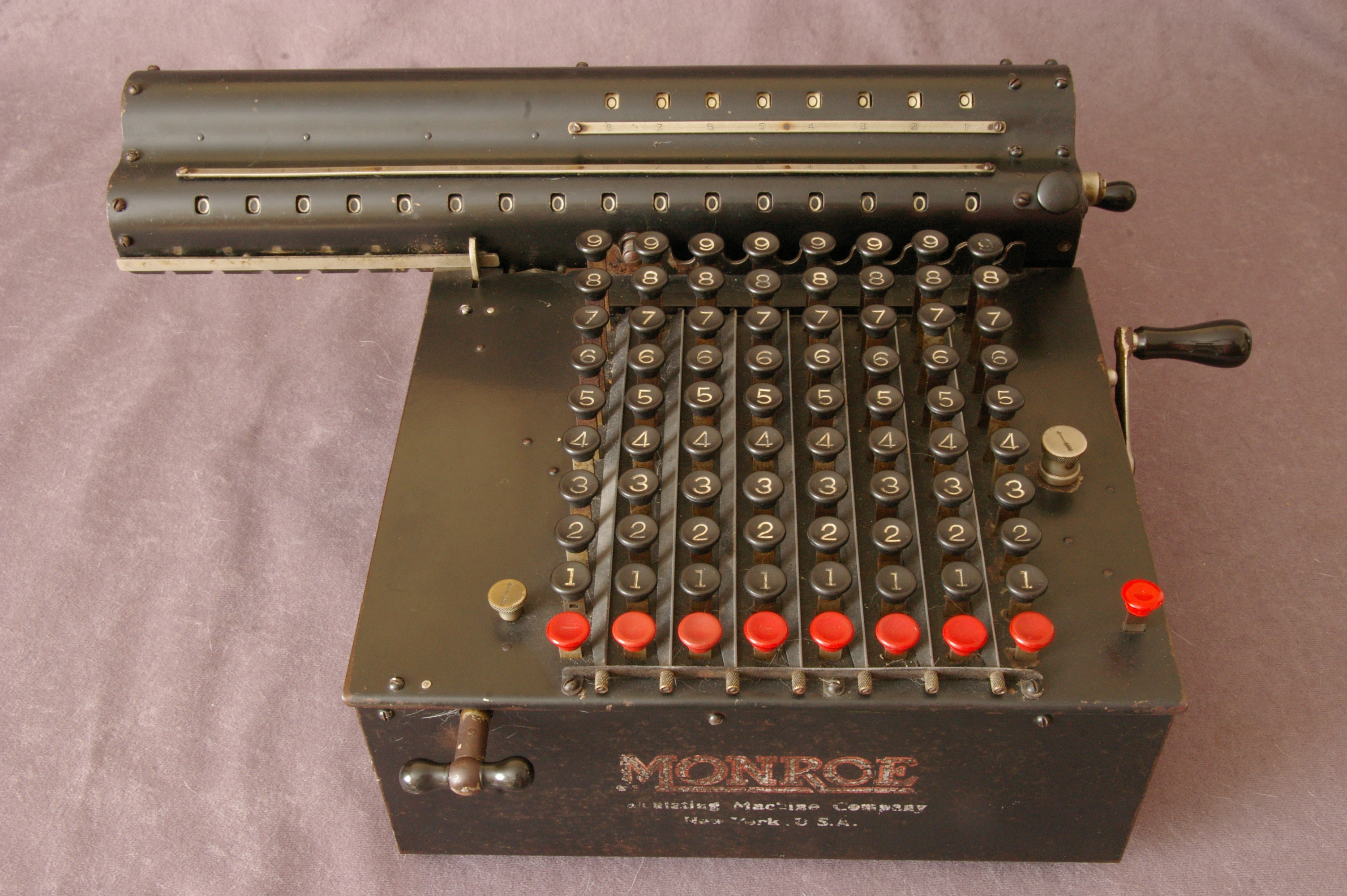Счетные аппараты. Механическая счетная машина арифмометр. Механический калькулятор Вильгельма Шиккарда.